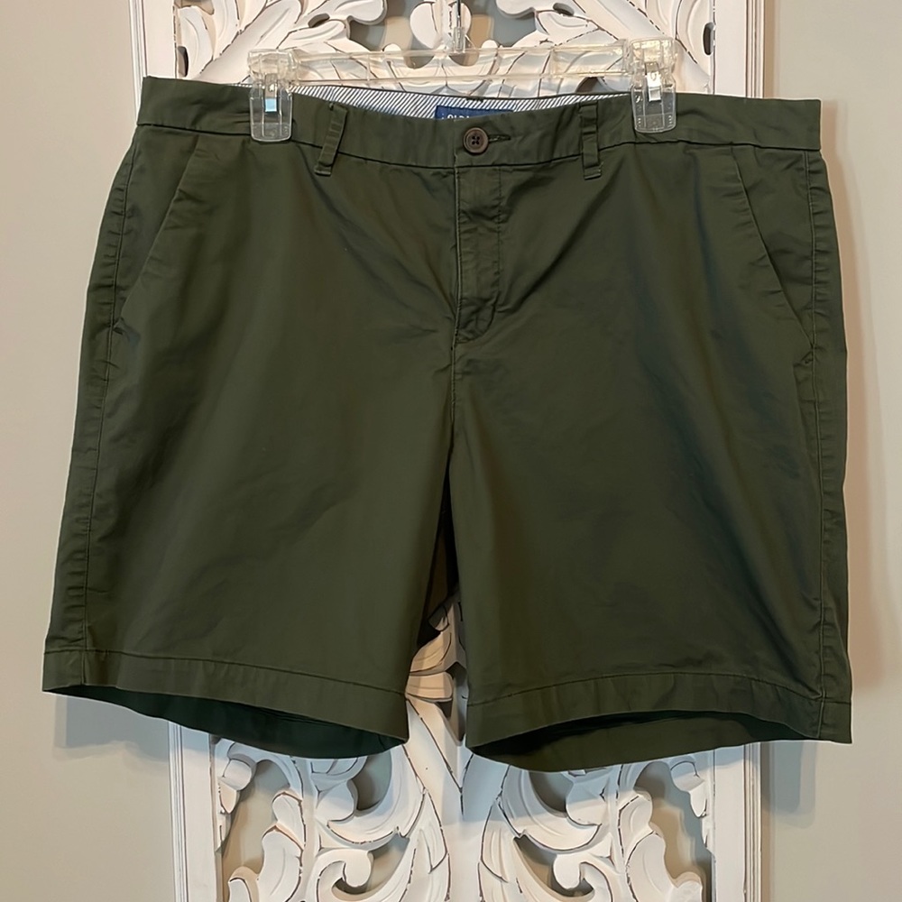 Old Navy shorts-olive green-size 16